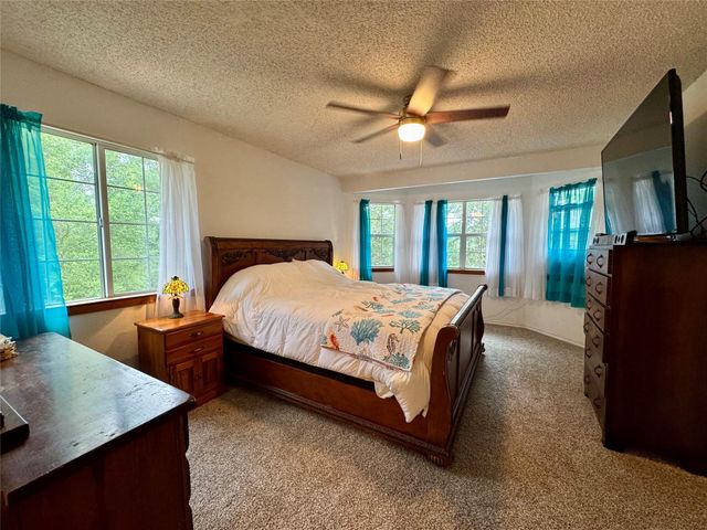 954 Hillbilly Heaven Road, Livingston, TX 77351