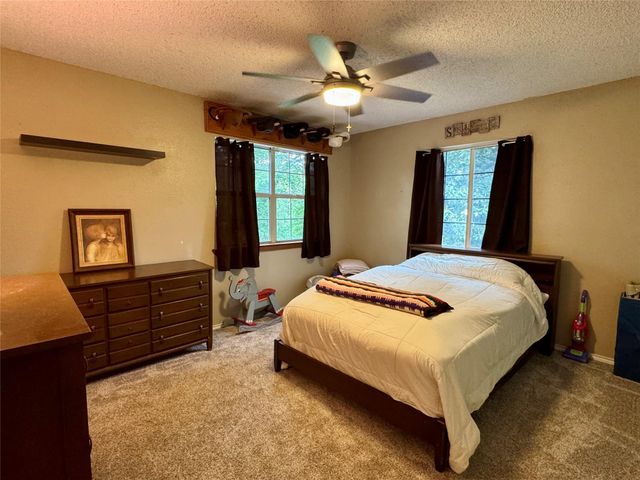 954 Hillbilly Heaven Road, Livingston, TX 77351