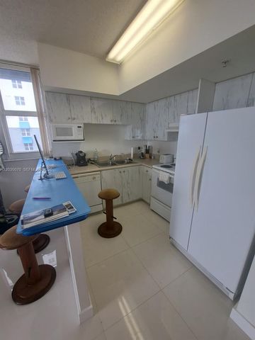 5085 NW 7th Street 602, Miami, FL 33126