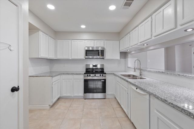 16106 New Field Drive, Houston, TX 77082