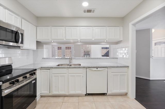 16106 New Field Drive, Houston, TX 77082