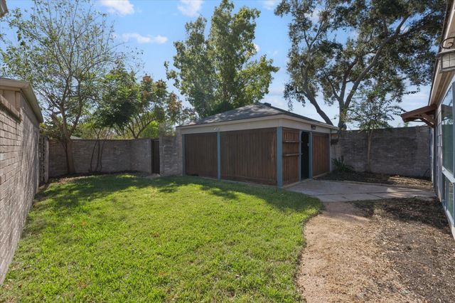 16106 New Field Drive, Houston, TX 77082