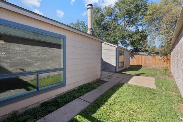 16106 New Field Drive, Houston, TX 77082