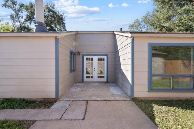 16106 New Field Drive, Houston, TX 77082