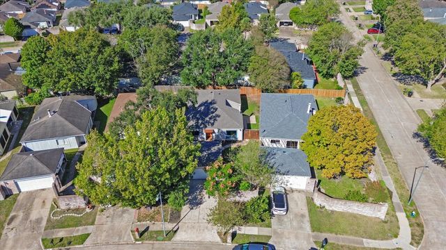16106 New Field Drive, Houston, TX 77082