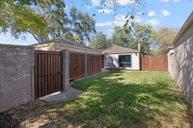 16106 New Field Drive, Houston, TX 77082