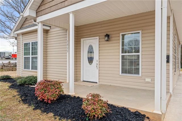 1322 E First Street, Winston-salem, NC 27101