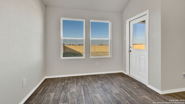 1061 ARGONNE FOREST, Seguin, TX 78155