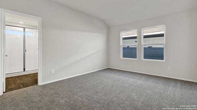 1061 ARGONNE FOREST, Seguin, TX 78155