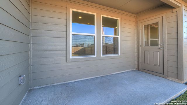 1061 ARGONNE FOREST, Seguin, TX 78155