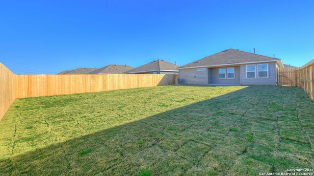 1061 ARGONNE FOREST, Seguin, TX 78155