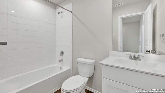 1061 ARGONNE FOREST, Seguin, TX 78155