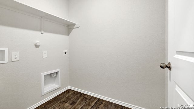 1061 ARGONNE FOREST, Seguin, TX 78155