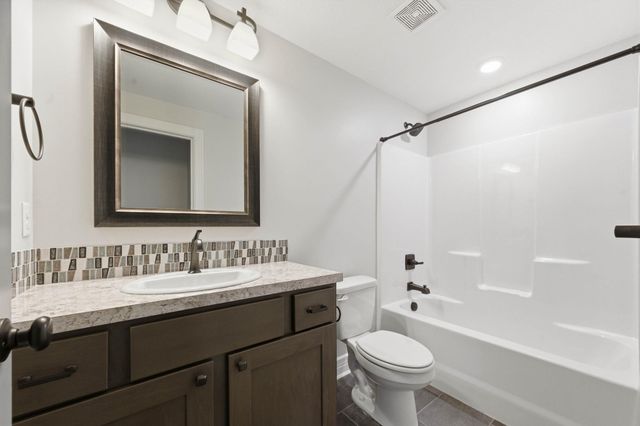 7408 E Gabriel St, Bel Aire, KS 67226