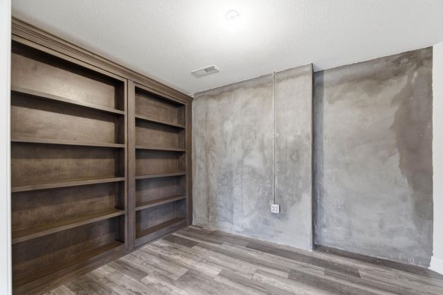 7408 E Gabriel St, Bel Aire, KS 67226