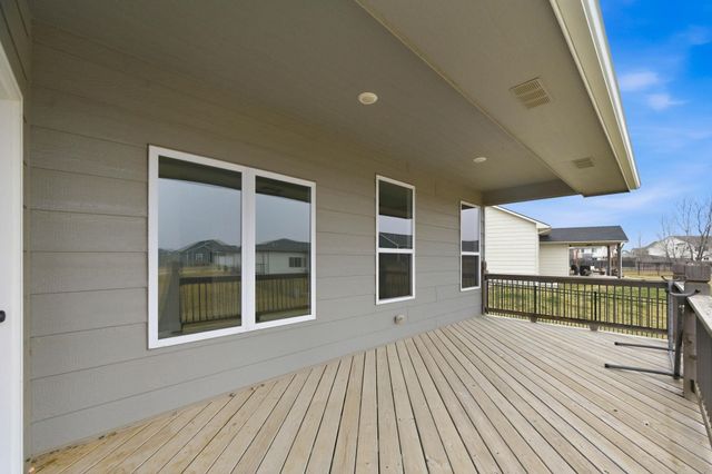 7408 E Gabriel St, Bel Aire, KS 67226