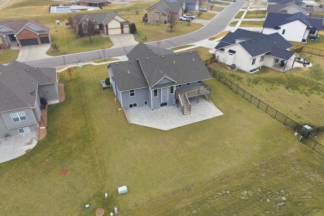 7408 E Gabriel St, Bel Aire, KS 67226