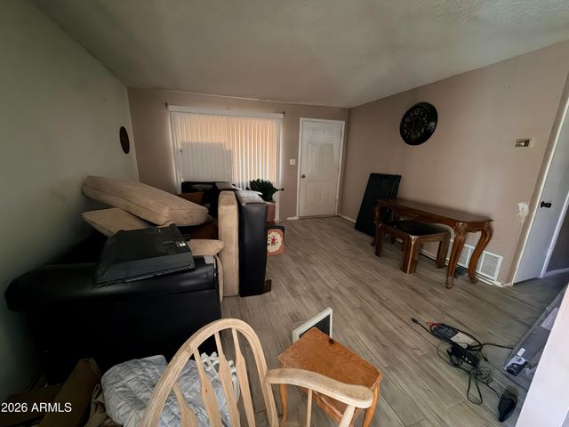 8057 W PIERSON Street, Phoenix, AZ 85033