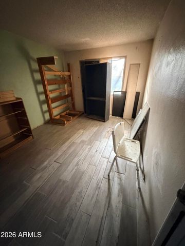 8057 W PIERSON Street, Phoenix, AZ 85033