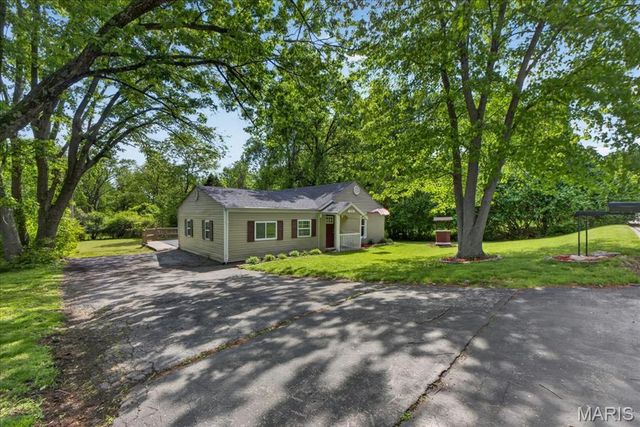 11378 Burgess Avenue, Bridgeton, MO 63044