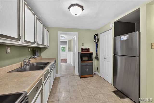 11378 Burgess Avenue, Bridgeton, MO 63044