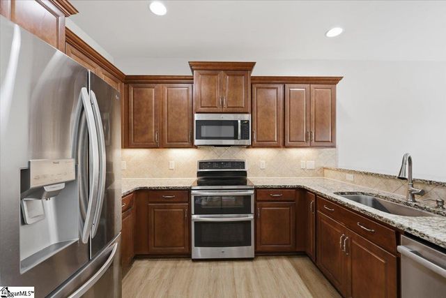 105 Damascus Drive, Simpsonville, SC 29681