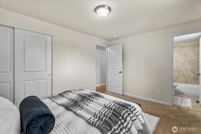 18711 64th Avenue W, Lynnwood, WA 98037