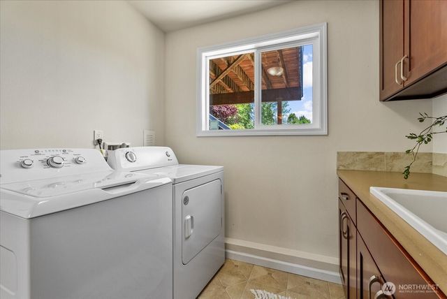 18711 64th Avenue W, Lynnwood, WA 98037