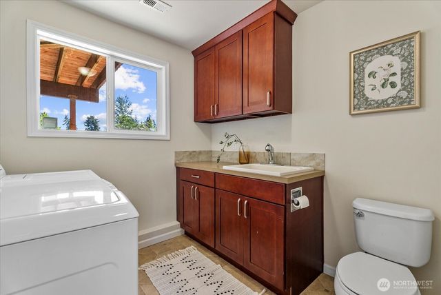 18711 64th Avenue W, Lynnwood, WA 98037