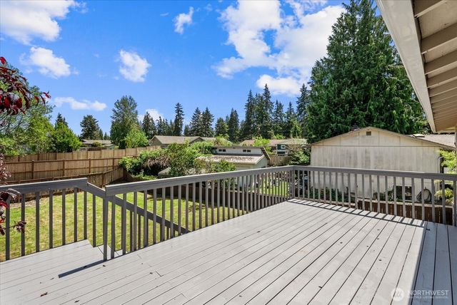 18711 64th Avenue W, Lynnwood, WA 98037