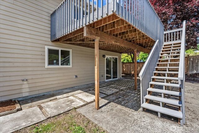 18711 64th Avenue W, Lynnwood, WA 98037