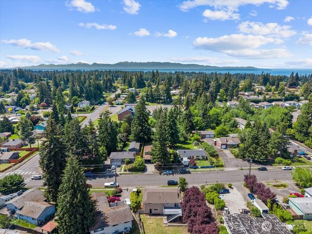 18711 64th Avenue W, Lynnwood, WA 98037