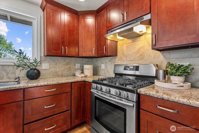 18711 64th Avenue W, Lynnwood, WA 98037