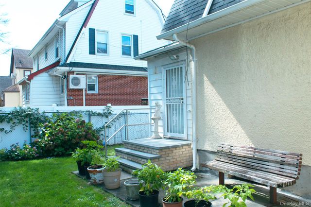 13927 225th Street, Laurelton, NY 11413