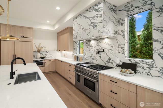 1657 151st Avenue SE, Bellevue, WA 98007