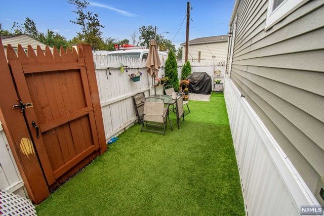 13 West 6th Street, Moonachie, NJ 07074