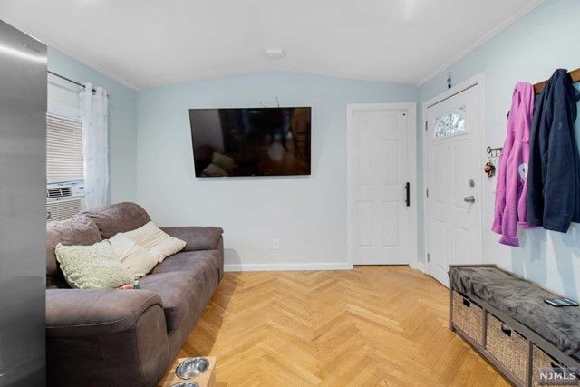 13 West 6th Street, Moonachie, NJ 07074