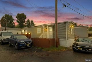 13 West 6th Street, Moonachie, NJ 07074