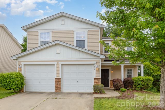 6442 Ridgeview Commons Drive, Charlotte, NC 28269