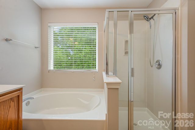 6442 Ridgeview Commons Drive, Charlotte, NC 28269