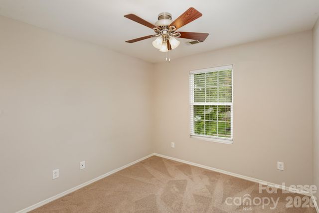 6442 Ridgeview Commons Drive, Charlotte, NC 28269