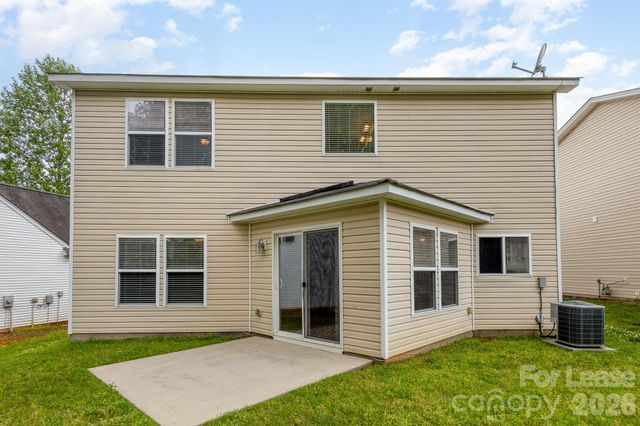 6442 Ridgeview Commons Drive, Charlotte, NC 28269