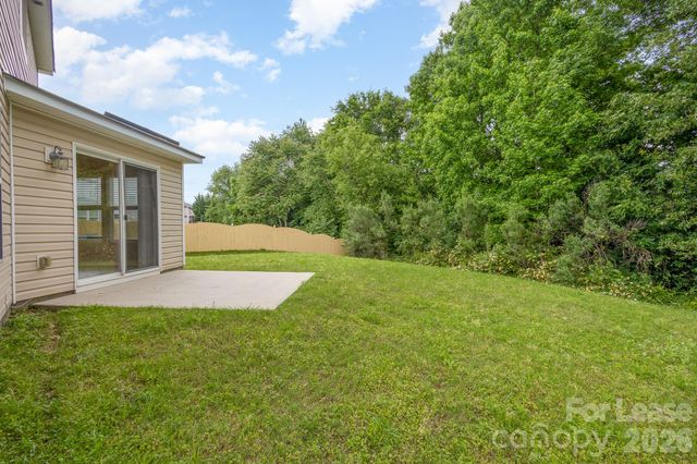 6442 Ridgeview Commons Drive, Charlotte, NC 28269