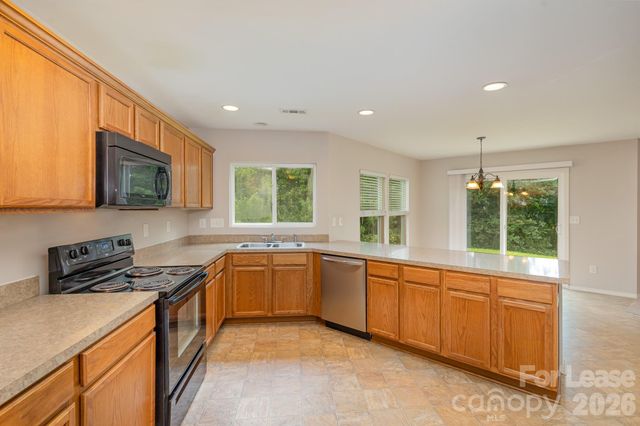 6442 Ridgeview Commons Drive, Charlotte, NC 28269