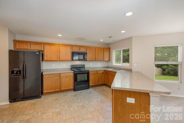 6442 Ridgeview Commons Drive, Charlotte, NC 28269