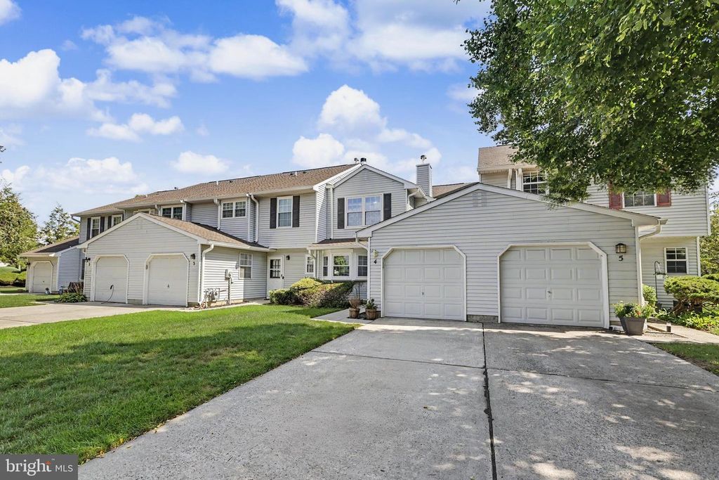 4 FAIRFAX CT, BORDENTOWN, NJ 08505 — photo 3