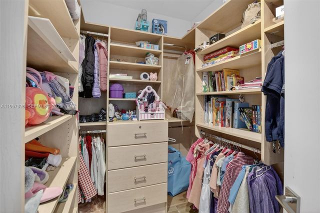 7000 Island Blvd 1109, Aventura, FL 33160