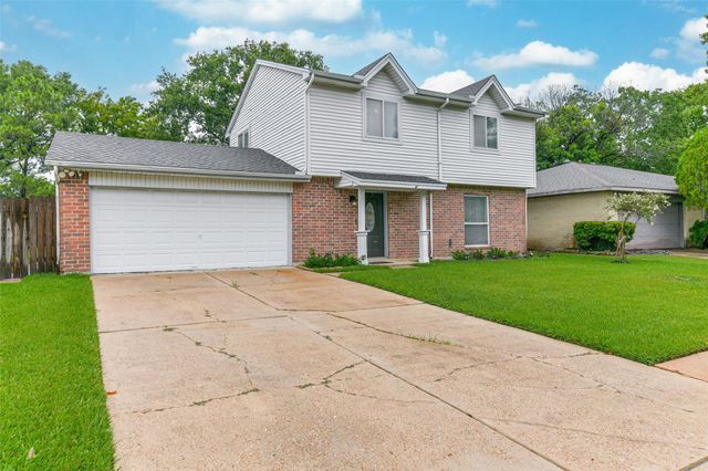 207 Woodvale Drive, League City, TX 77573