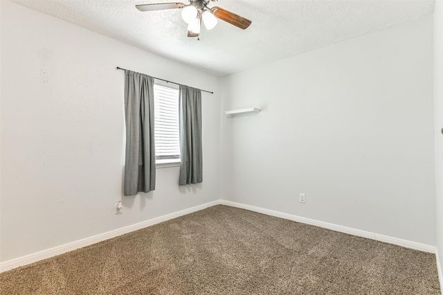 207 Woodvale Drive, League City, TX 77573