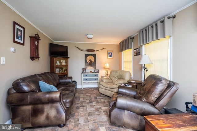 1112 W BRIDGE ST, Spring City, PA 19475